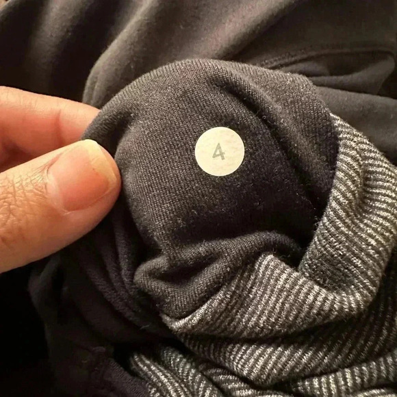 Lululemon Hooded Long Sleeve size 4 - Picture 2 of 6
